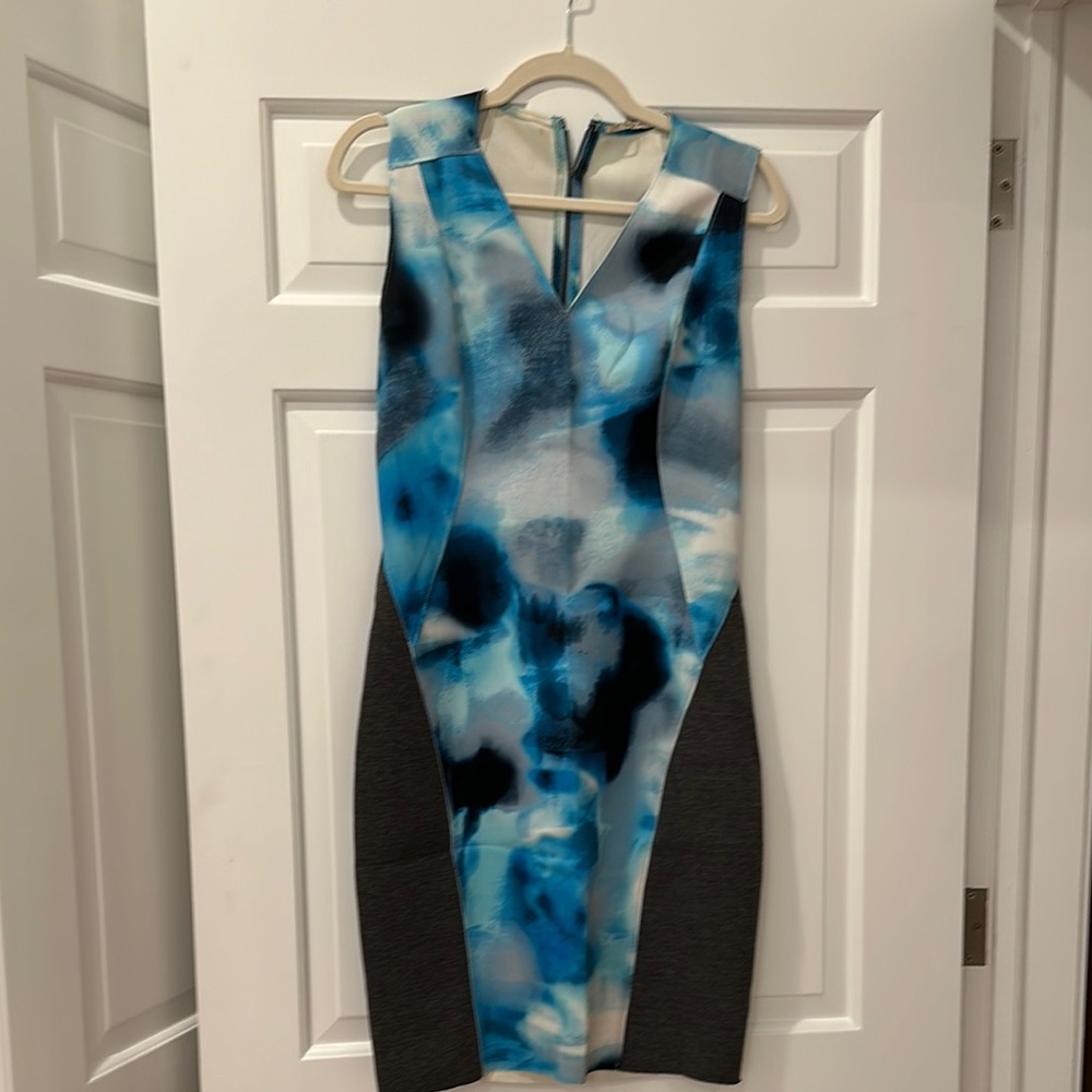 Tahari Blue and Gray Patterned Dress
